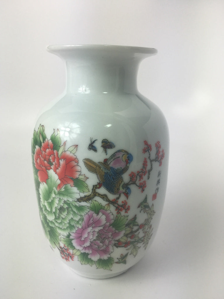 Birds and Butterflies with Peony Flowers Chinese Porcelain Flower Vase